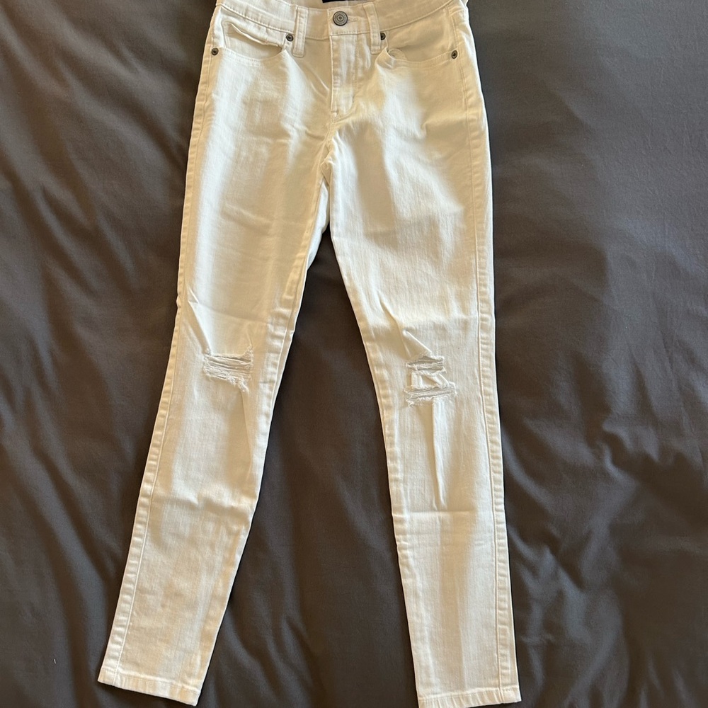 Women’s white jeans